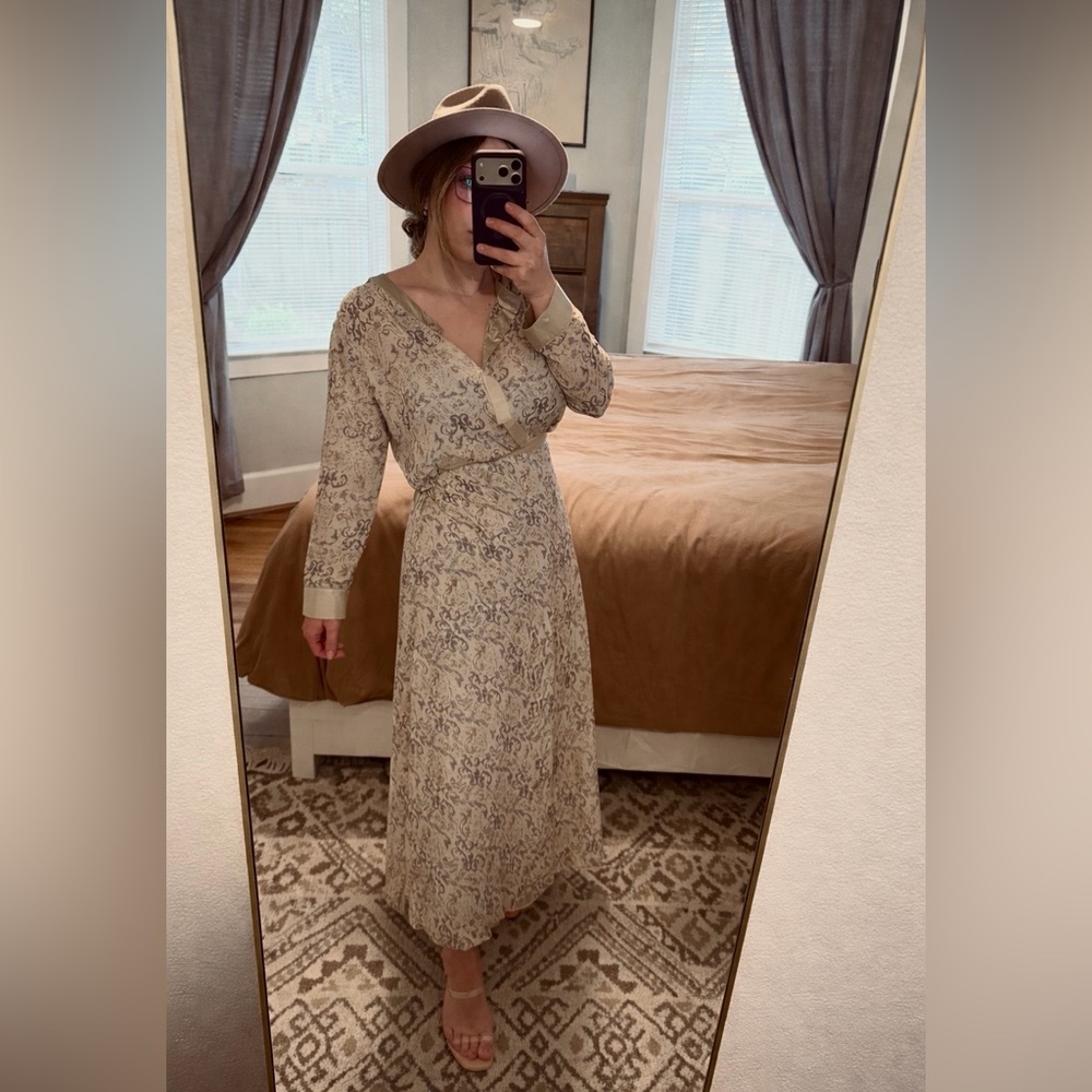 Vintage 1970’s-80’s Gala 100% Silk Printed Set — Blouse Skirt Set Modern Size S